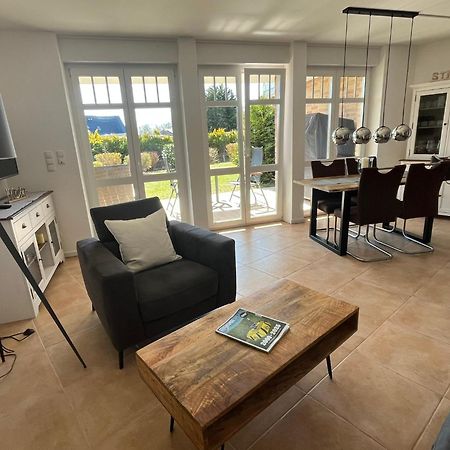 Hochwertige Traumferienwohnung Fehmarn - Neue Tiefe Naehe Suedstrand Bagian luar foto